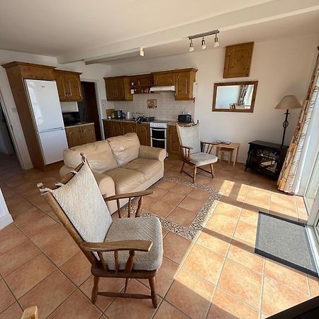 באליהייג Oneills Apartments מראה חיצוני תמונה