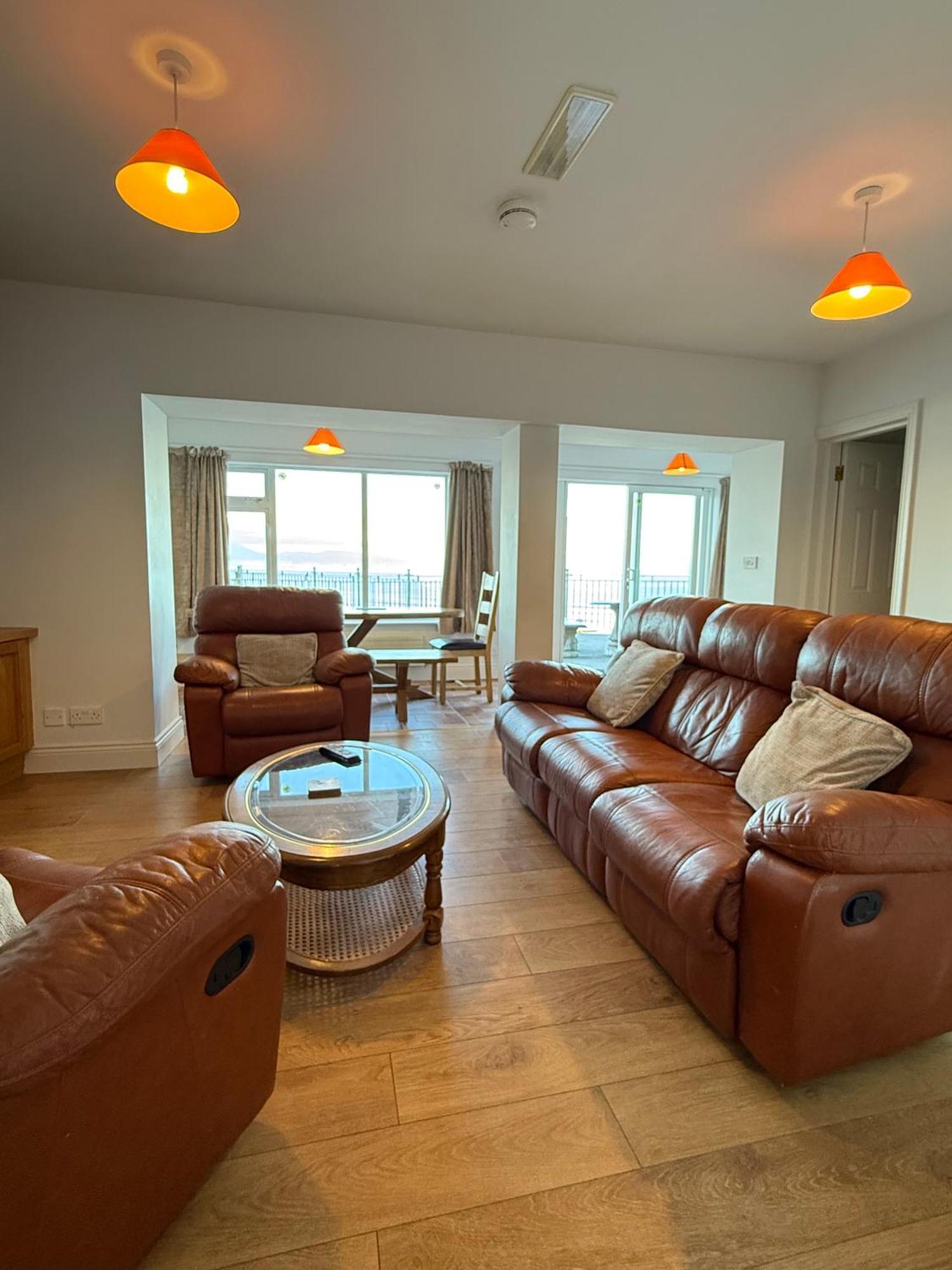 באליהייג Oneills Apartments מראה חיצוני תמונה
